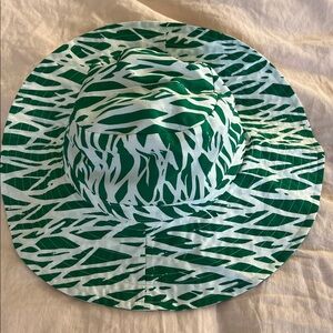 RARE Diane von Furstenberg Green & White Print Floppy Sun Hat - Resort Wear